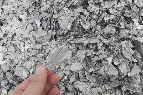 脫除金屬原件表面噴漆、鍍膜、包塑、涂料、油污的專用大型連續(xù)化生產(chǎn)設(shè)備